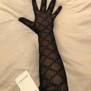 Tulle Gucci gloves
